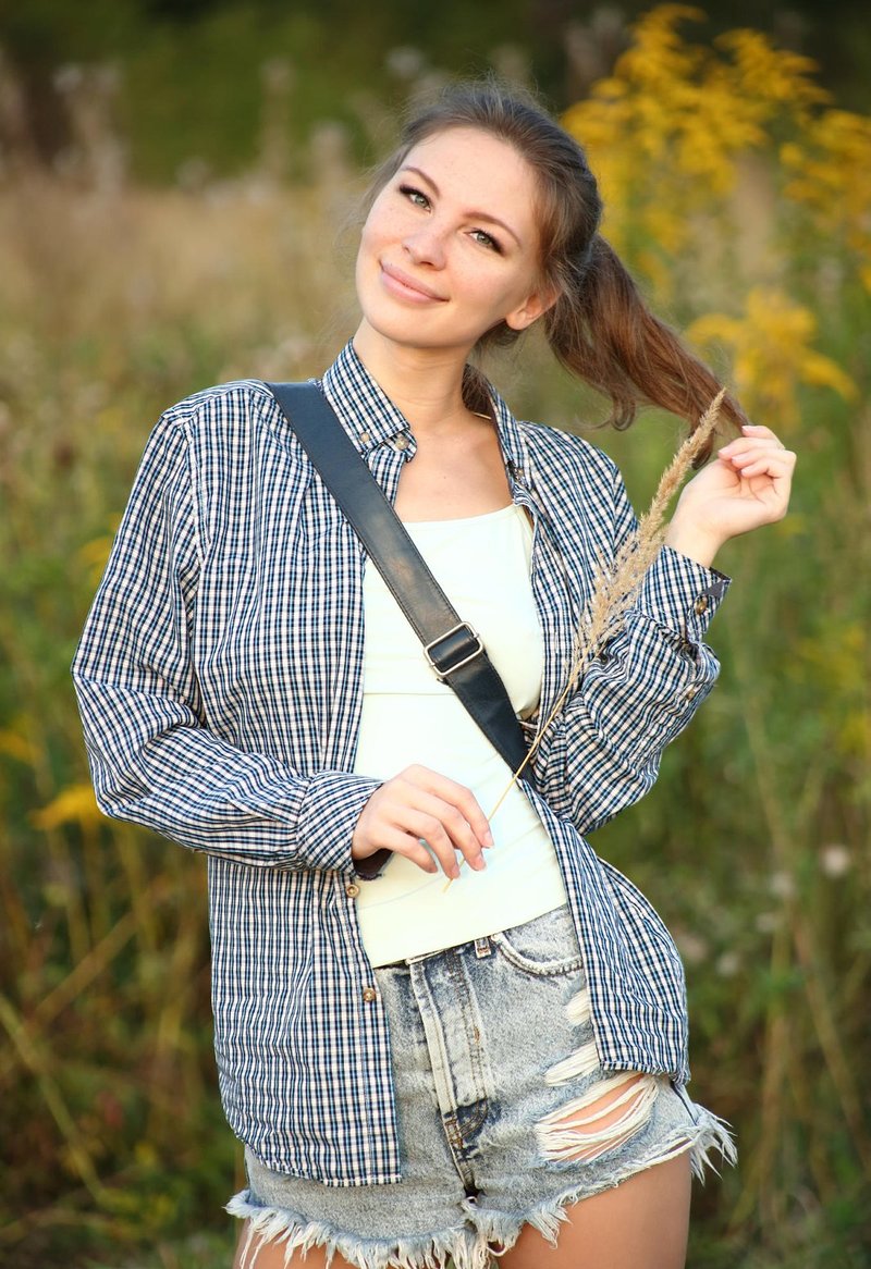 Александра, 33